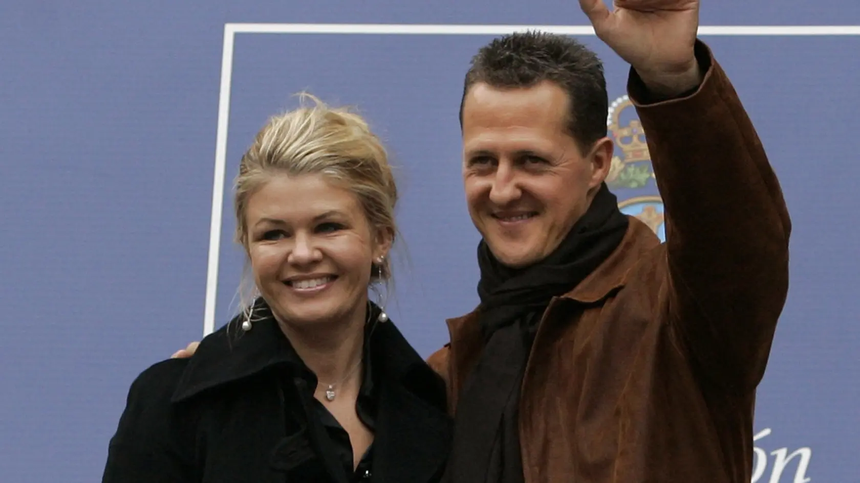Michael Schumacher so svojou manželkou Corinnou. 