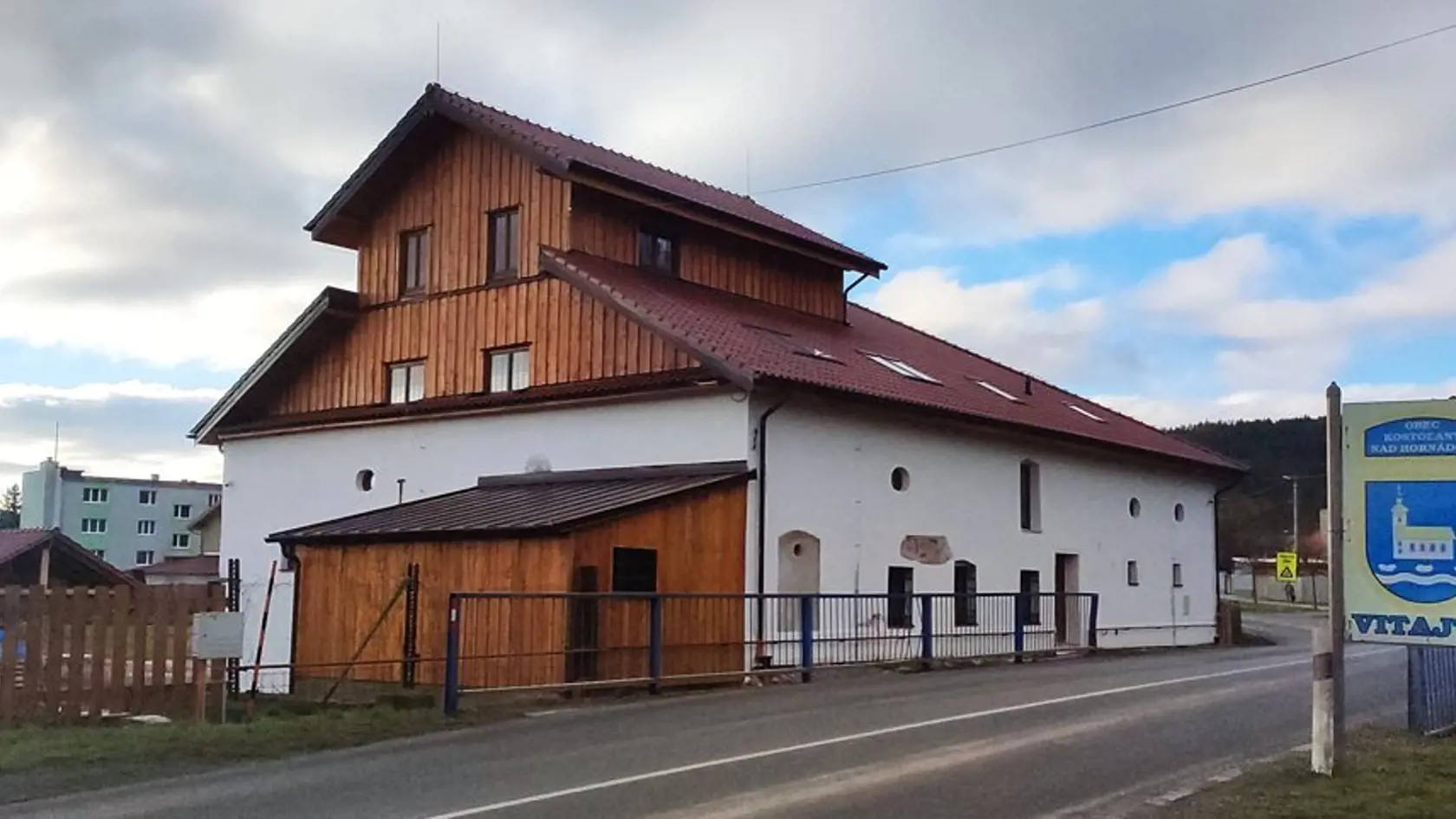 Mlyn neslúžil len na mletie. Boli tam aj stupy na "lámanie" konope a gáter na rezanie dreva.