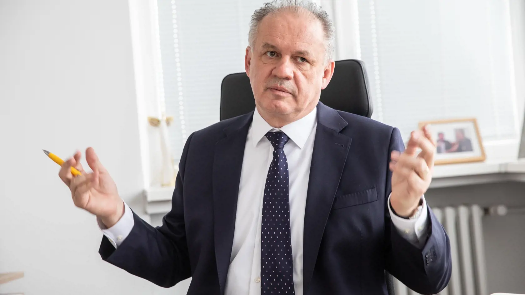 Exprezident Andrej Kiska oznámil na sociálnej sieti, že sa vzdáva poslaneckého mandátu.