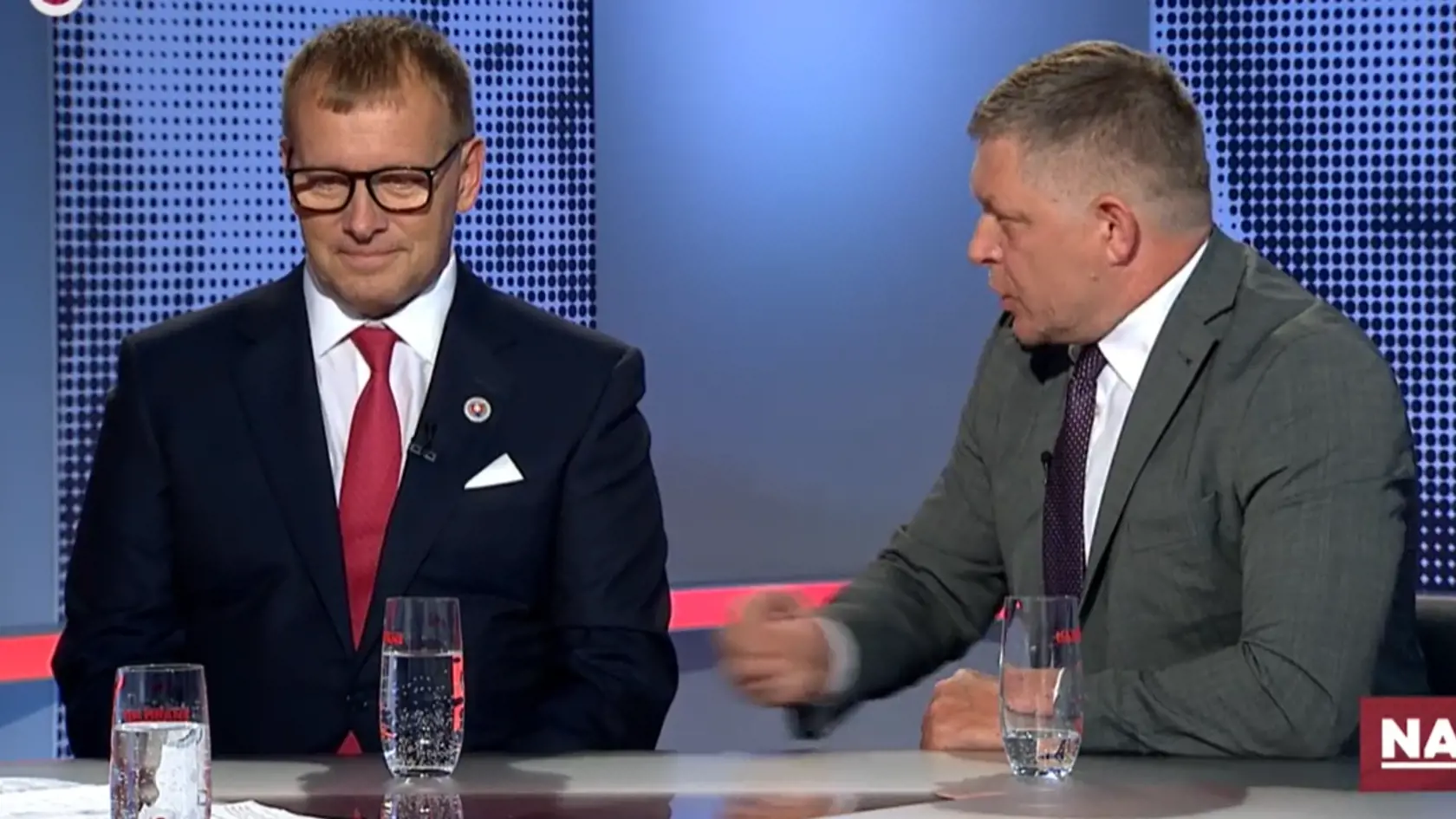 Predseda parlamentu Boris Kollár (Sme rodina) a šéf Smeru-SD Robert Fico v relácii TV JOJ Na hrane. 