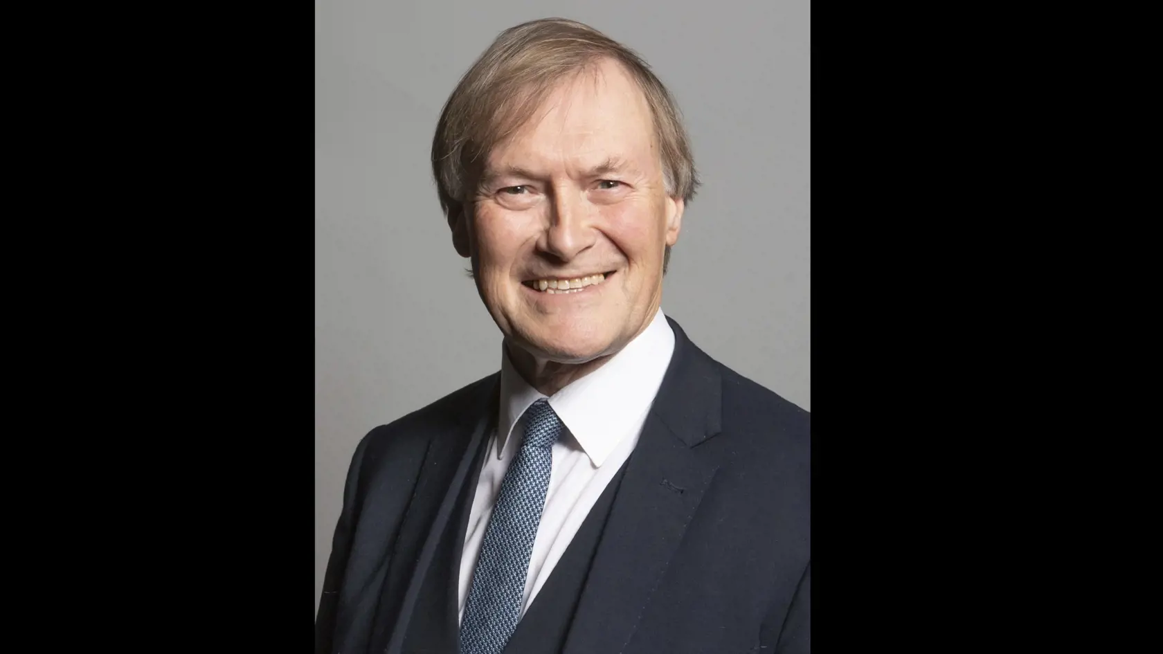 Poslanec britskej Konzervatívnej strany David Amess.