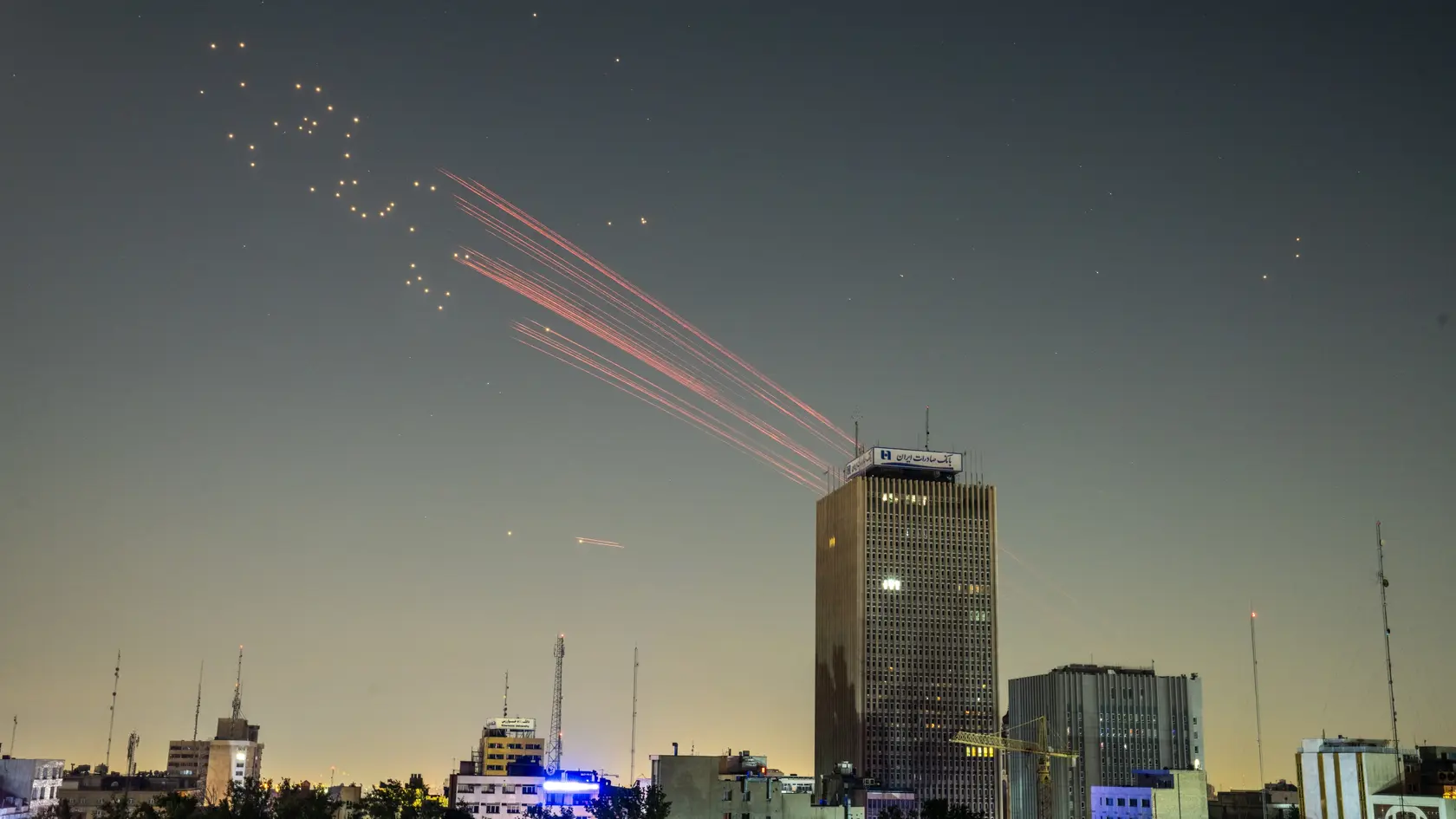 IDF zaútočilo na Teherán raketami.