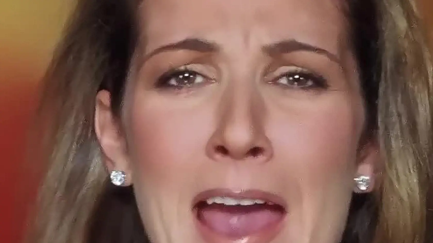 Ikonická spevácka diva a majiteľka jedného z najkrajších hlasov vôbec Céline Dion (55) zrušila svoje svetové turné Courage. Dôvodom majú byť opäť zdravotné problémy spojené so Syndrómom stuhnutého človeka. Dočkáme sa tak ešte jej legendárnych vystúpení?