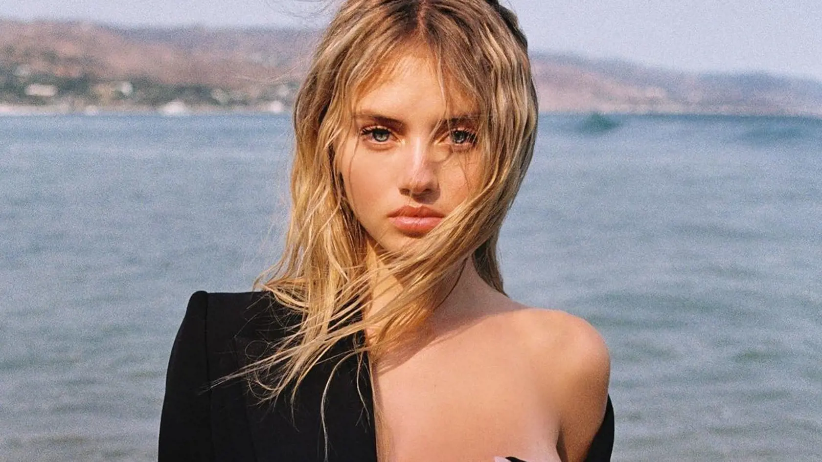 Ašpirujúca modelka Helene Boshoven Samuel (17) alias Leni Klum sa nahoty nebojí.