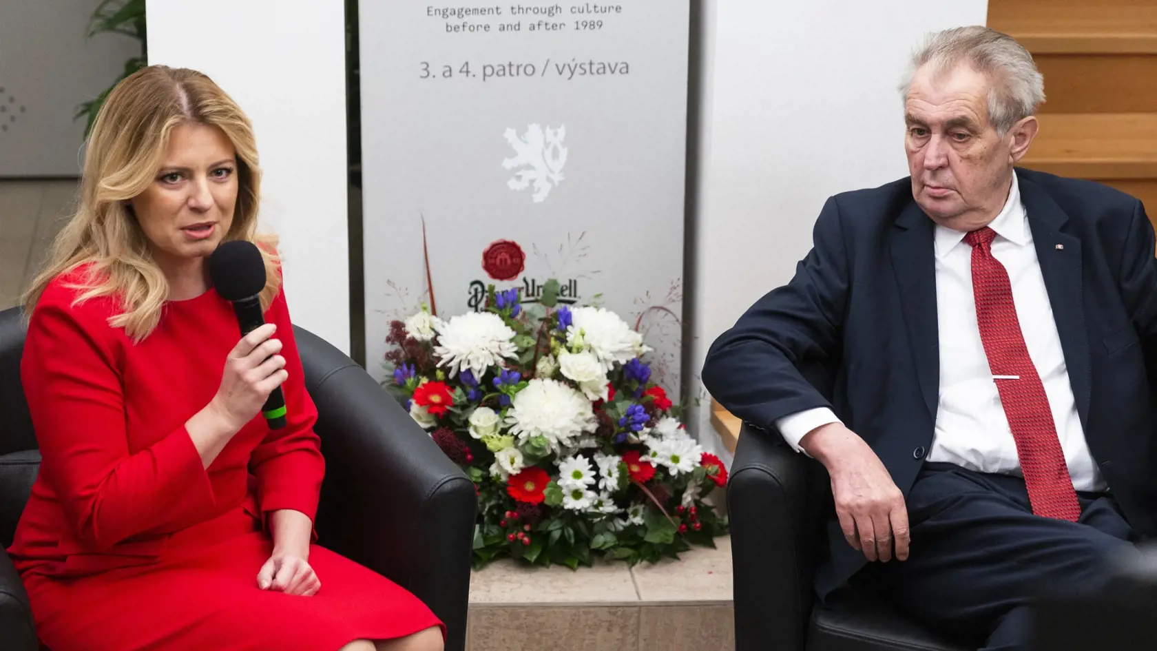 Na snímke zľava prezidentka SR Zuzana Čaputová a prezident ČR Miloš Zeman počas otvorenia Českého domu v Bratislave 16. novembra 2019. FOTO TASR – Jaroslav Novák
