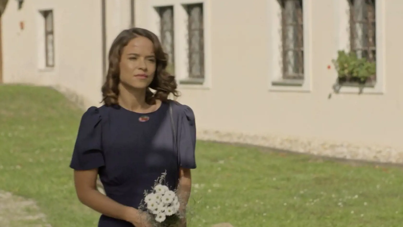 Kristína Svarinská ako Klára v seriáli Dunaj, k vašim službám.