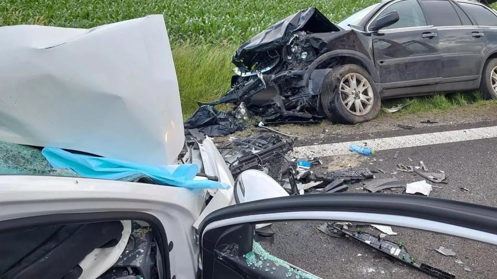 Tragická dopravná nehoda si vyžiadala niekoľko životov.