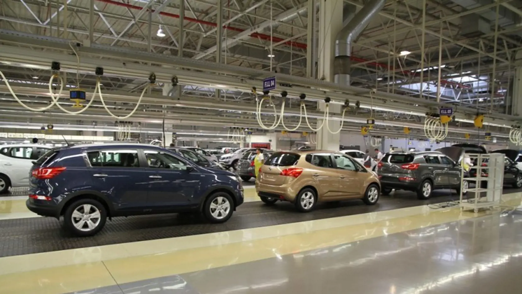 ZÁVOD ZVYŠUJE VÝROBU AUTOMOBILOV: Tento rok ich chce oproti vlaňajšku vyprodukovať o 35 tisíc viac.