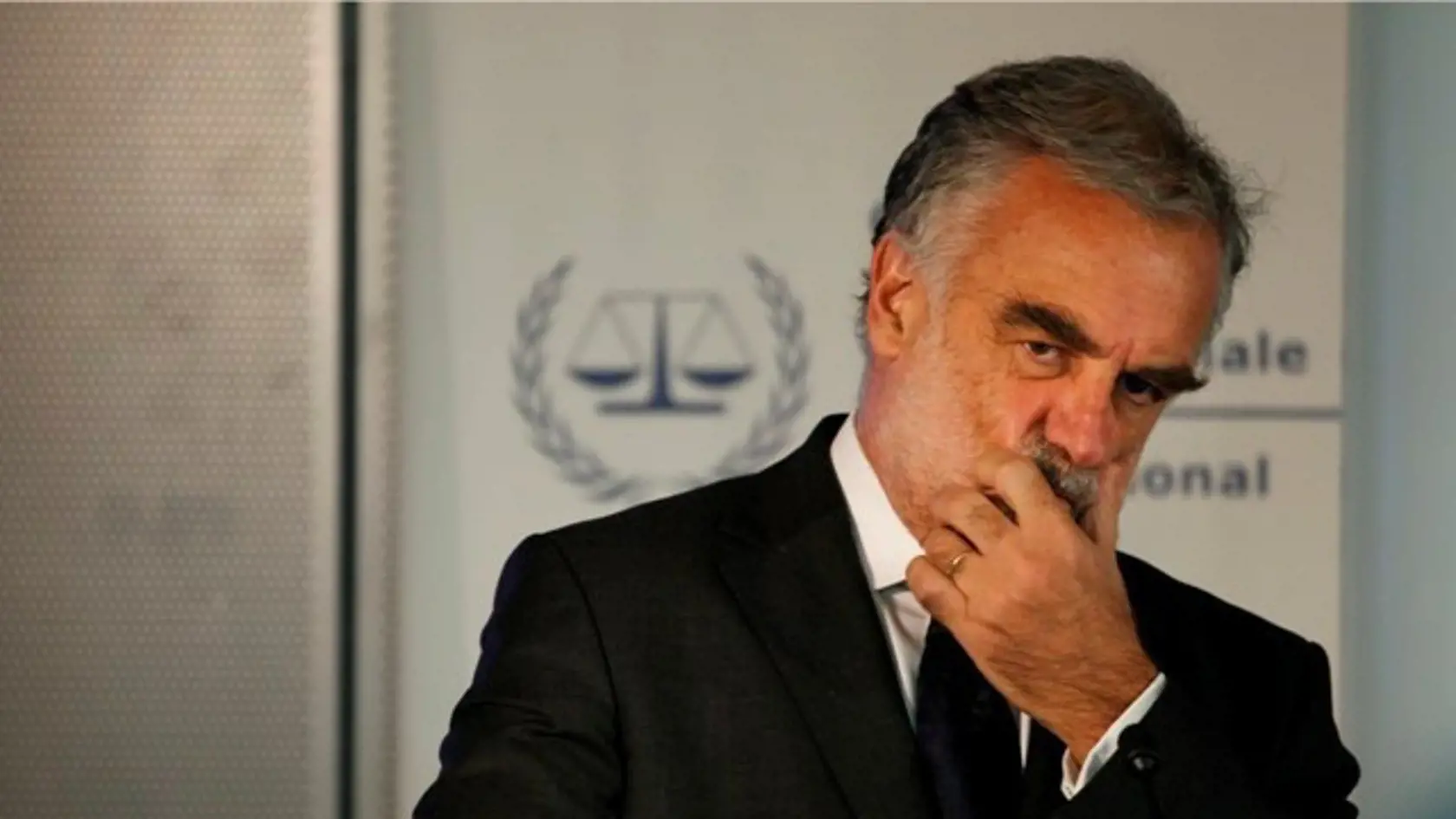 Hlavný prokurátor Medzinárodného trestného súdu v Haagu Luis Moreno Ocampo.