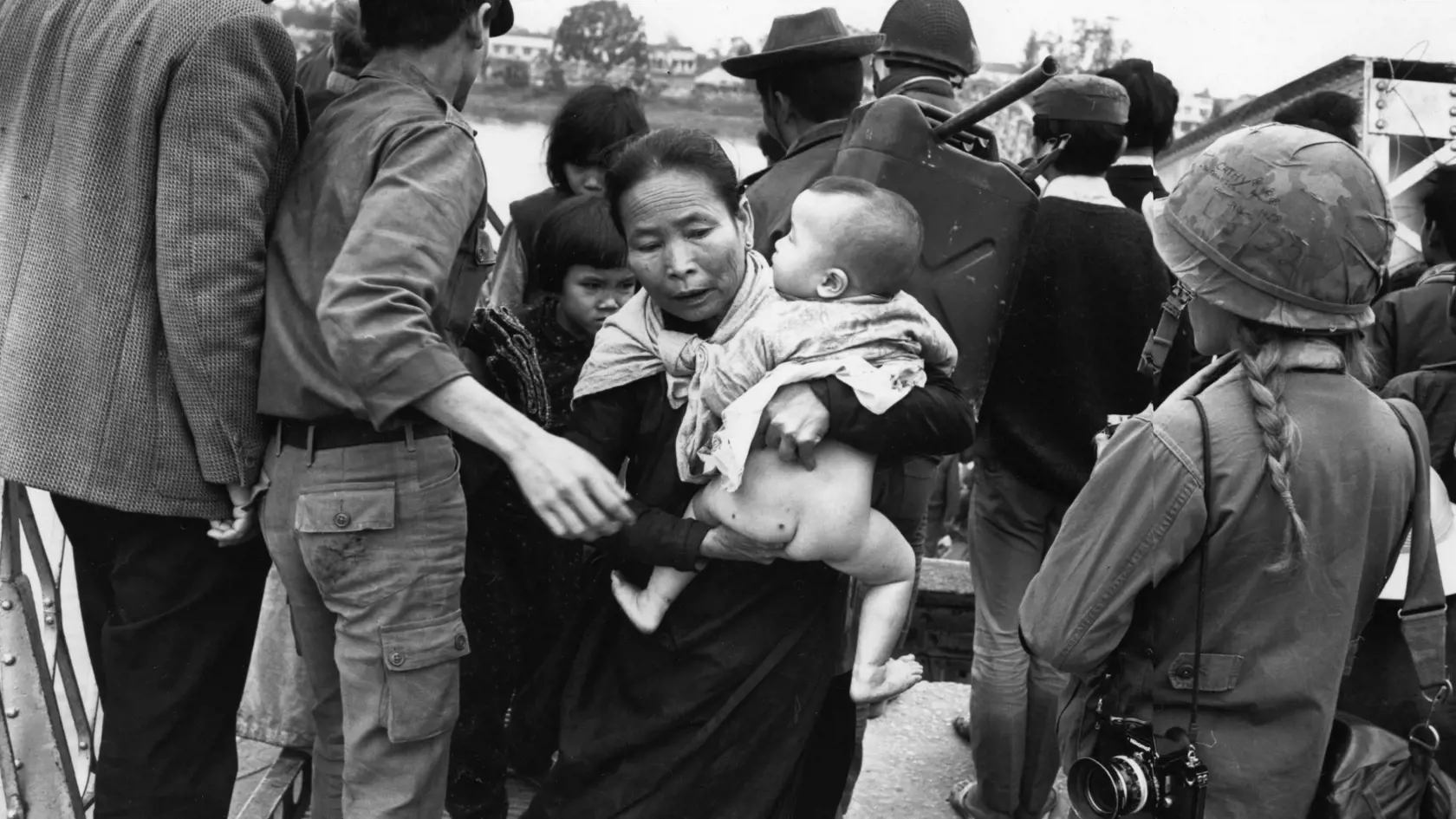 Vietnamská vojna patrí medzi jednu z najtragickejších a najkontroverznejších vojenských konfliktov v histórii. Okrem nespočetných stratégických, sociálnych a politických následkov, táto vojna priniesla aj bolestivé dôsledky pre obyvateľov a životné prostredie.