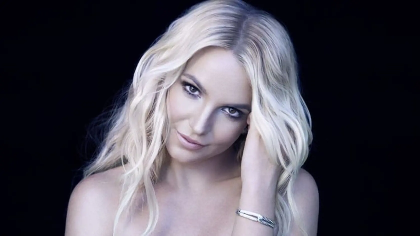 Britney Spears má za sebou vzlety aj pády, ktoré sa niesli celou jej kariérou. Dnes však svojich fanúšikov ubezpečuje, že sa má výborne.