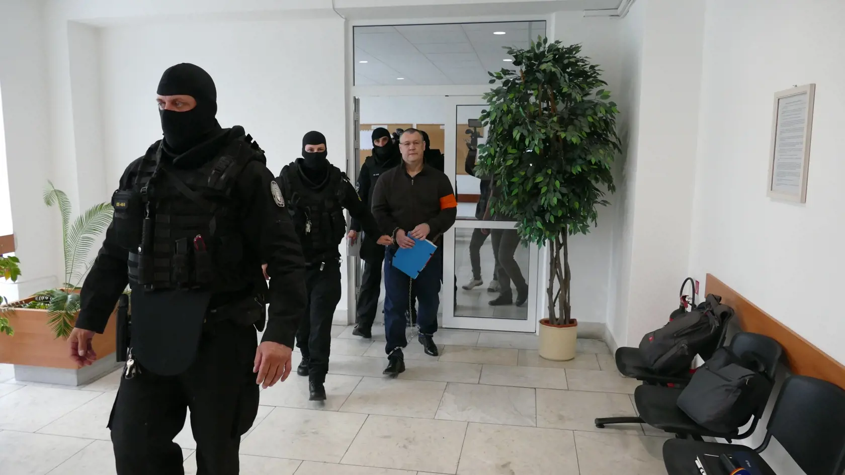 Sátorovci: Zsolt Nagy alias Csonti v sprievode po zuby ozbrojenej eskorty