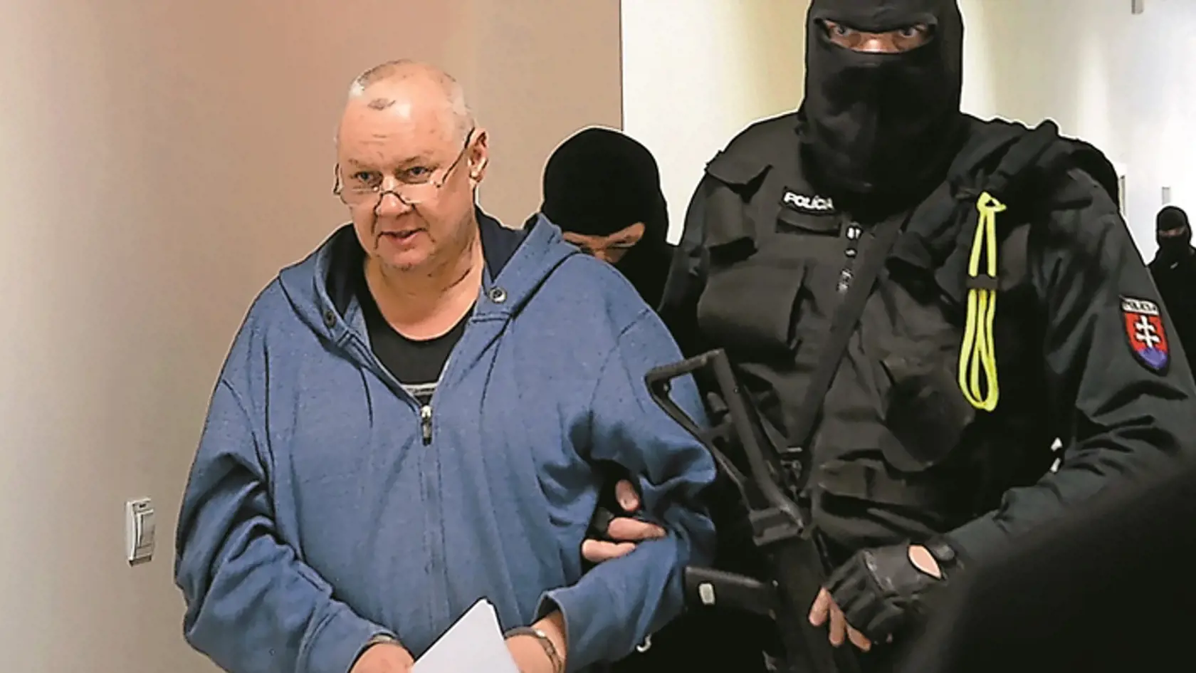 Sátorovci: V zelenom tričku sedí obžalovaný František ZakálLehel H. bol donedávna v pozícii spolupracujúceho obvineného. Dnes je všetko inak.