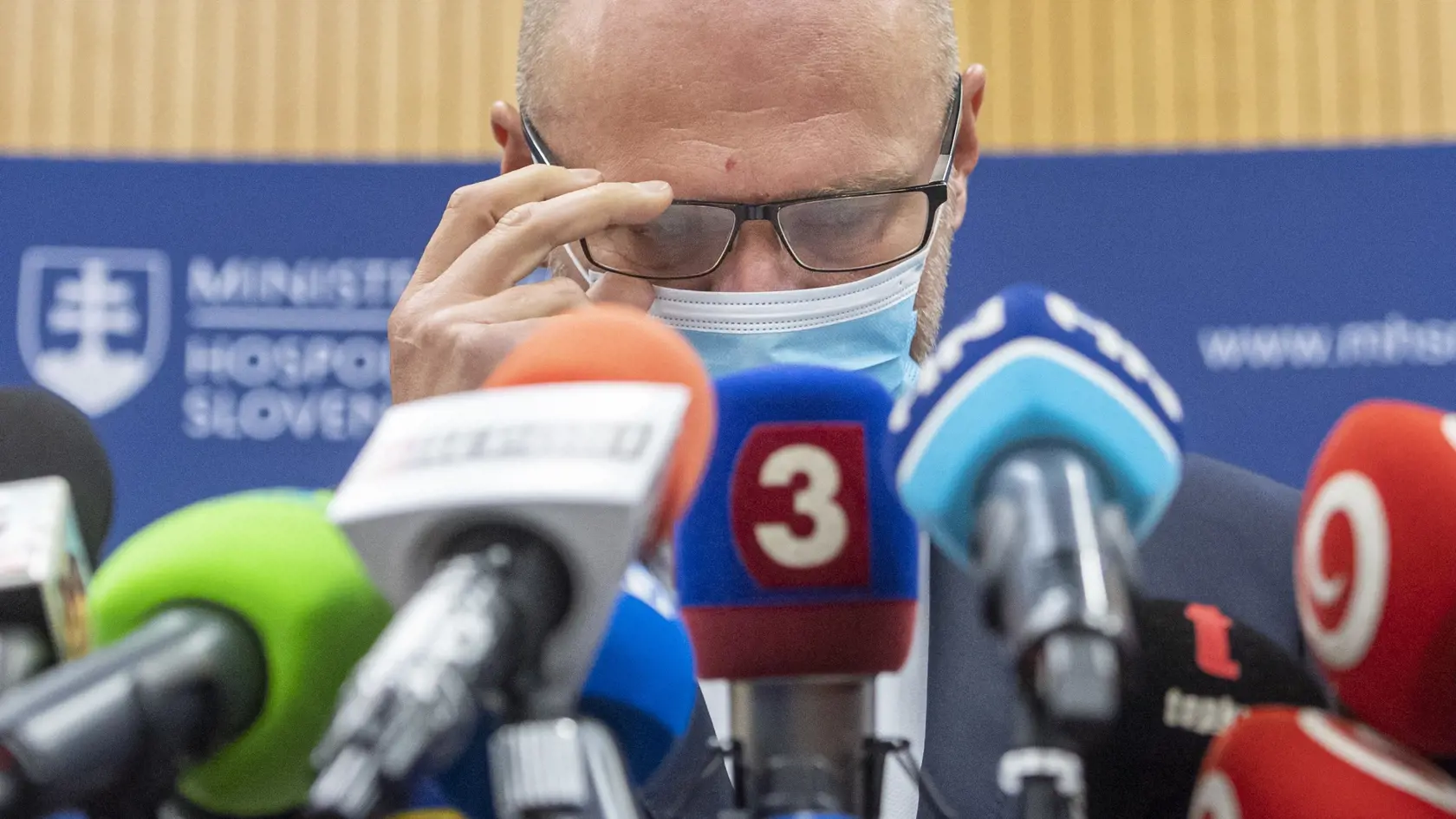 Na snímke minister hospodárstva SR Richard Sulík (SaS) počas tlačovej konferencie na tému Ceny elektriny v Bratislave v piatok 27. augusta 2021. FOTO TASR - Martin Baumann