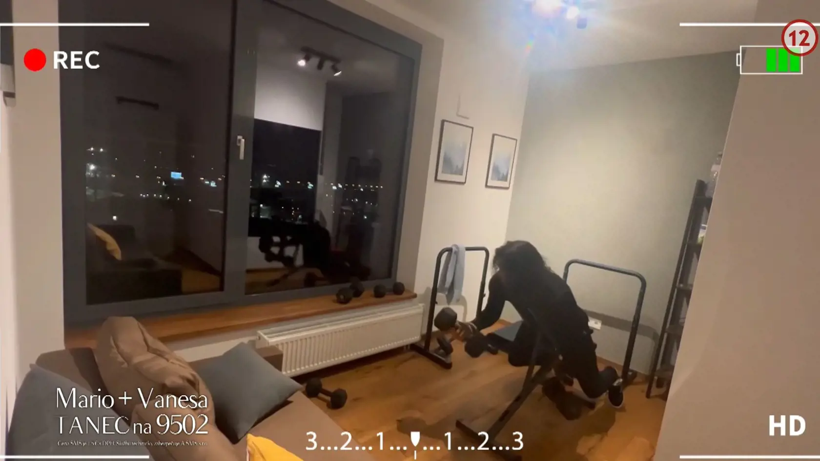 Mario Cimarro z Let's Dance ukázal bývanie v Bratislave: V luxusnom apartmáne mal aj malé fitko.