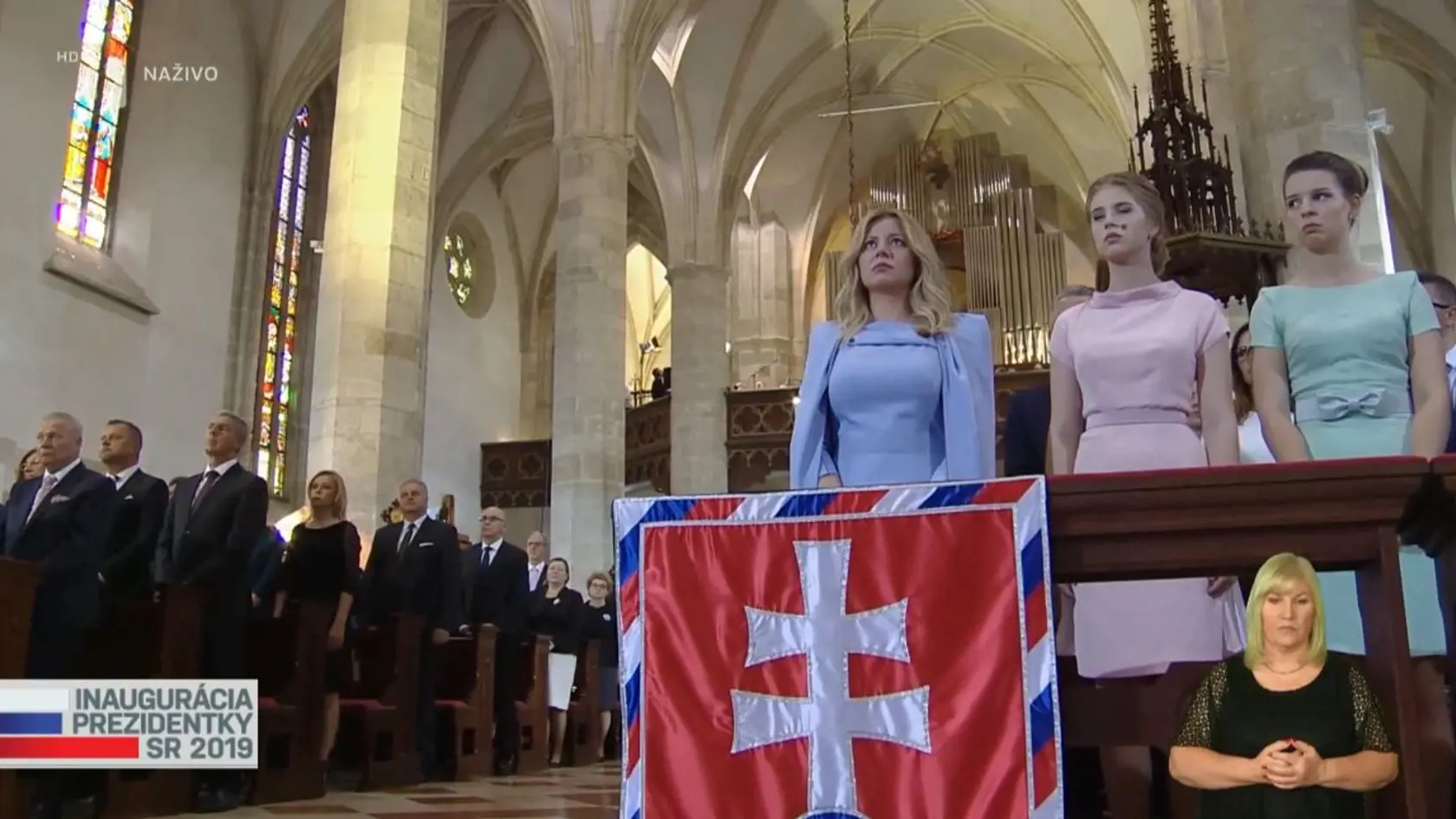 Zuzana Čaputová so svojim dcérkami počas inauguračného dňa.