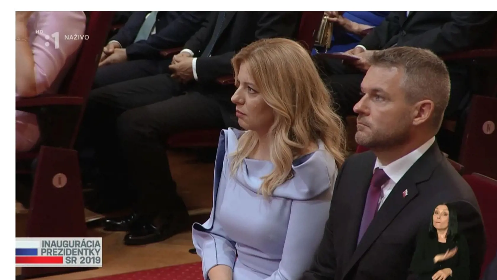 Zuzana Čaputová počúva príhovor Andreja Danka.