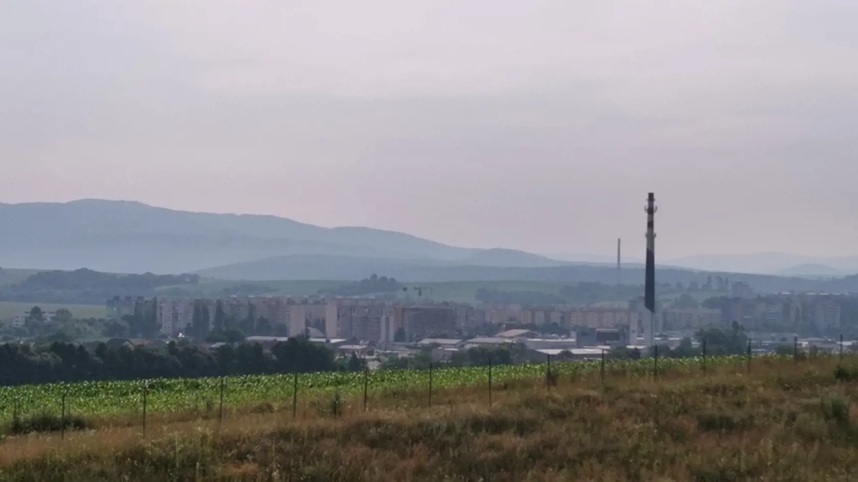 Pohľad z mosta, ktorý nikto nechce na Bánovce nad Bebravou.