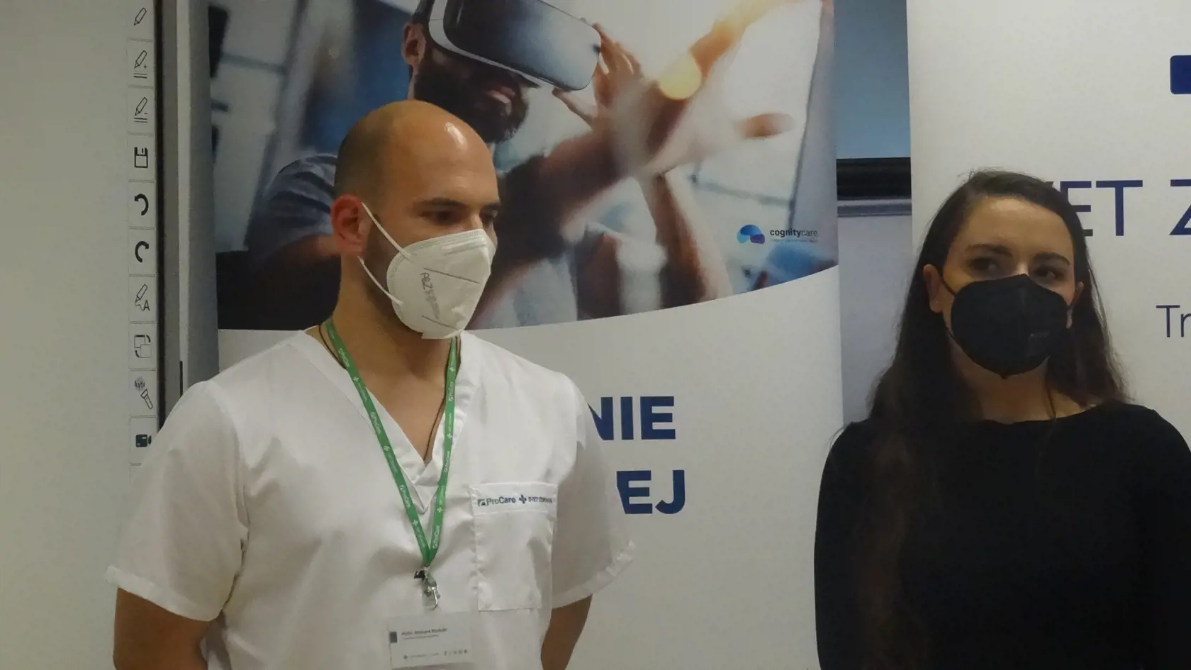 Richard Bodnár, lekár psychiatrického oddelenia  a spoluator aplikácie, veronika Hudzíková, autorka a developerka, aplikácie