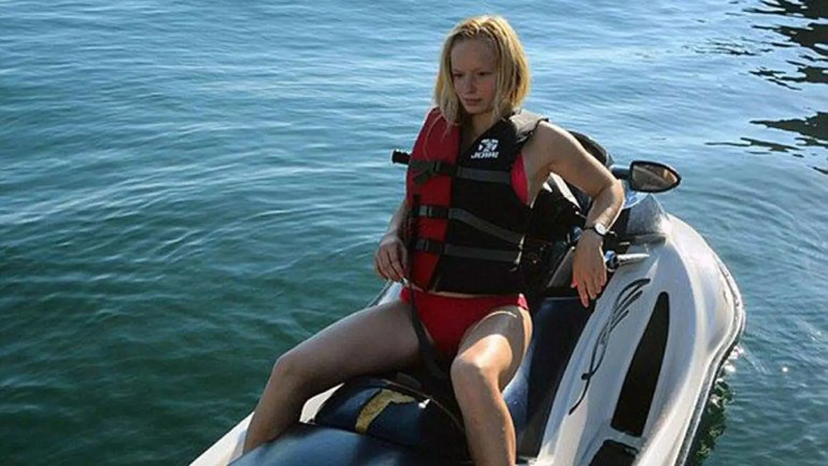 Elizaveta si za mrežami zrejme posedí.