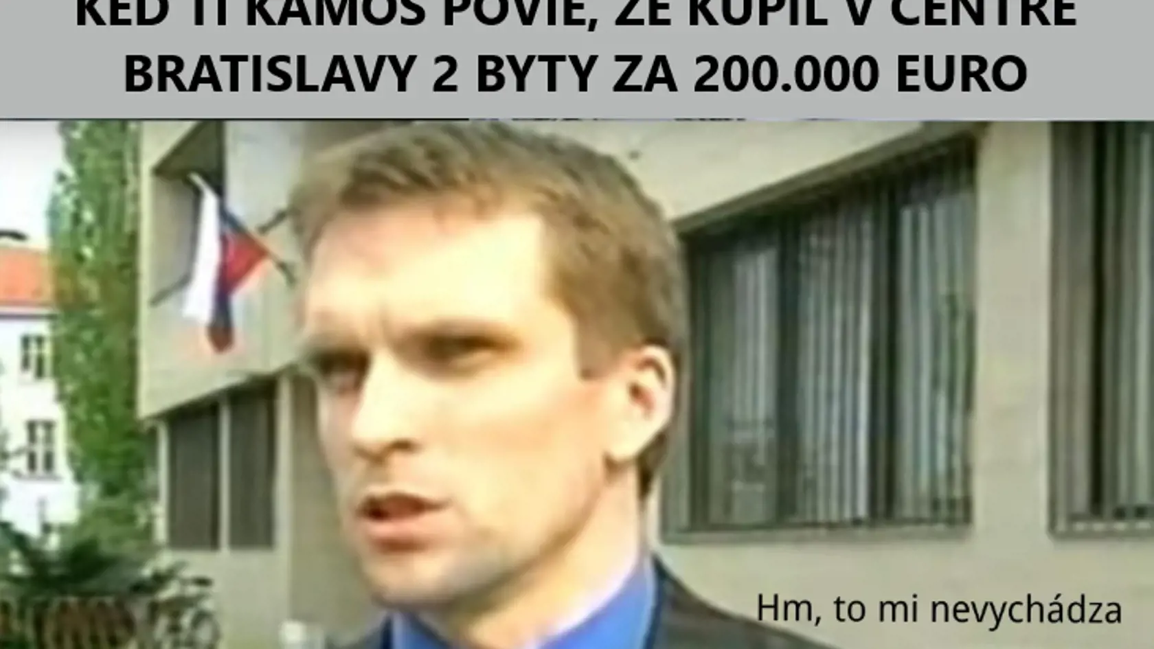 Kajetán Kičura povedal, že byty o rozlohe 57 m2 a 63 m2 kúpil jeho syn v centre Bratislavy dokopy za 200 000 eur. Byt v tej istej lokalite (o 3-4 ulice vedľa) o rozlohe 56 m2 predáva realitná kancelária za 275 000 eur.