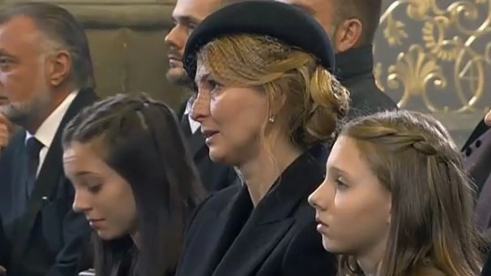 Ivana Gottová s dcérami sedeli v prednej rade katedrály.