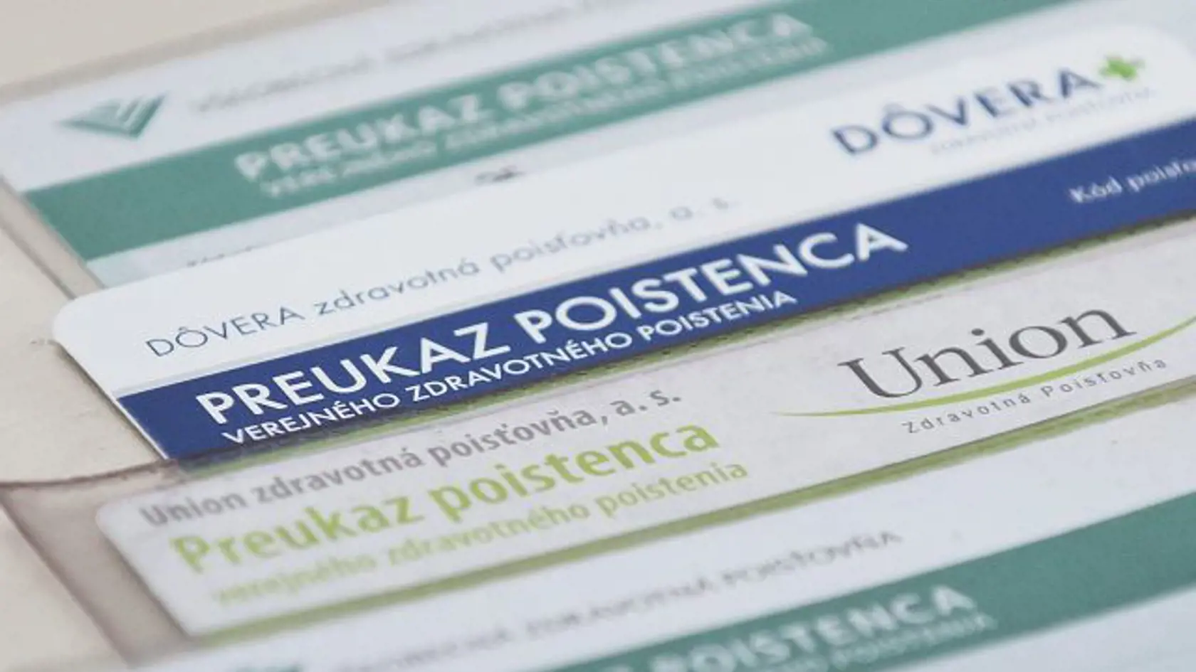 Ilustraèná snímka preukazy poistenca zdravotného poistenia. V Bratislave  8. augusta 2012.  FOTO TASR - Michal Svítok