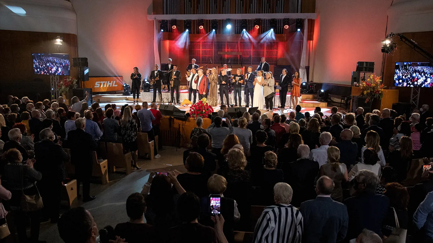 Peter Stašák, Dominika Kleisová, Lýdia Stašáková, Peter Košč, Ján Spišák, Milan
Iván, Hana Maximová a Jana Slowinska Stašáková.