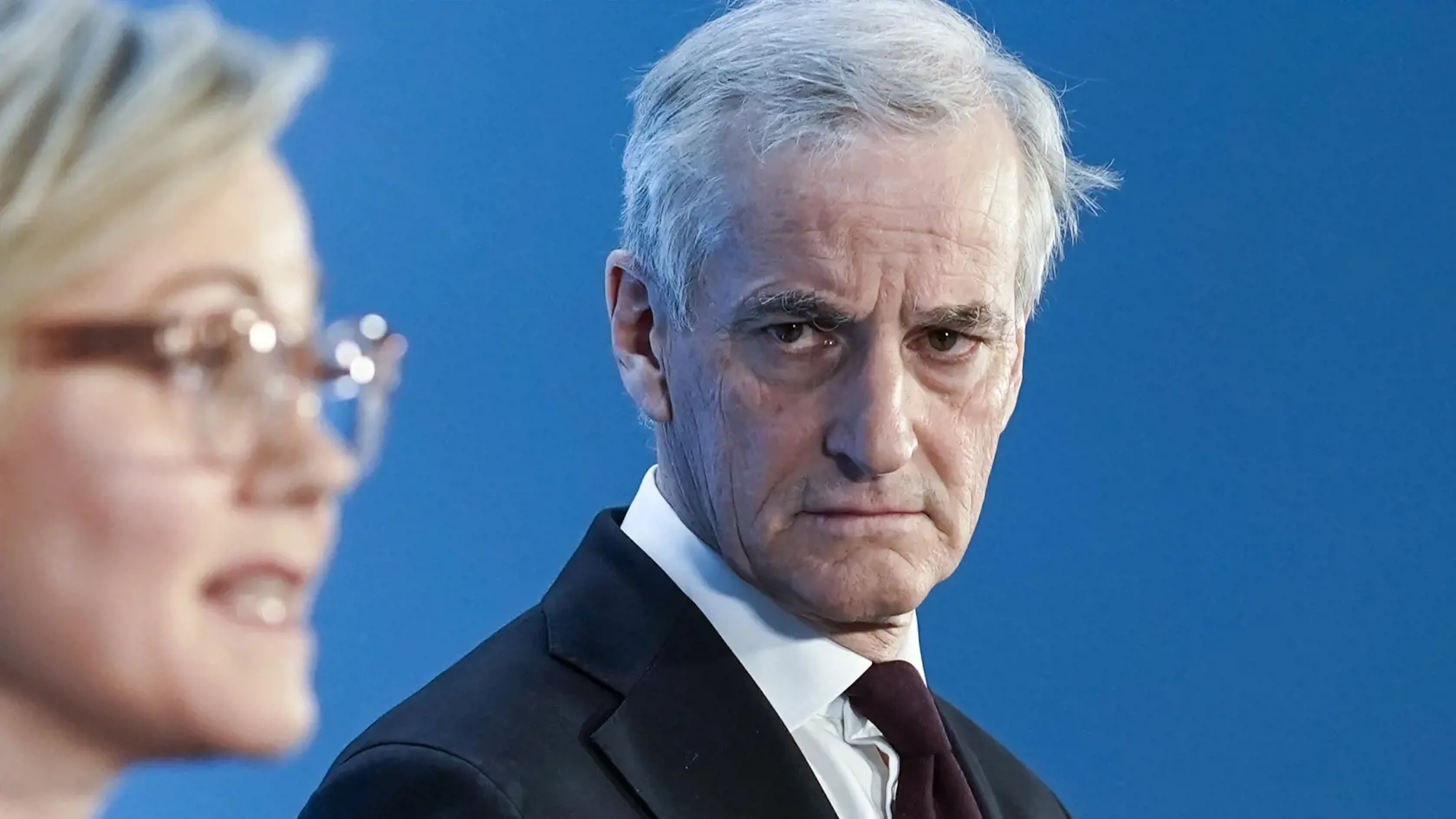 "V budúcnosti sa musíme pripraviť na zvládanie kríz a vojen," povedala Mehlová pri prezentácii tzv. bielej knihy obsahujúcej približne 100 opatrení zameraných na zvýšenie pripravenosti v prípade vojny. Na prezentácii bol prítomný aj premiér Jonas Gahr Störe.