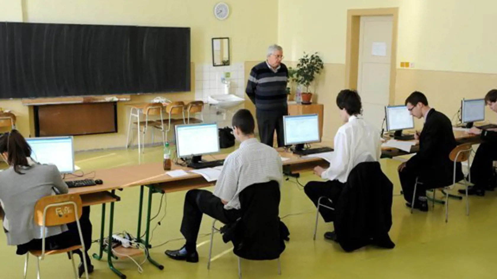 Monitory deviatakov a prijímačky na stredné školy by sa mohli zlúčiť.