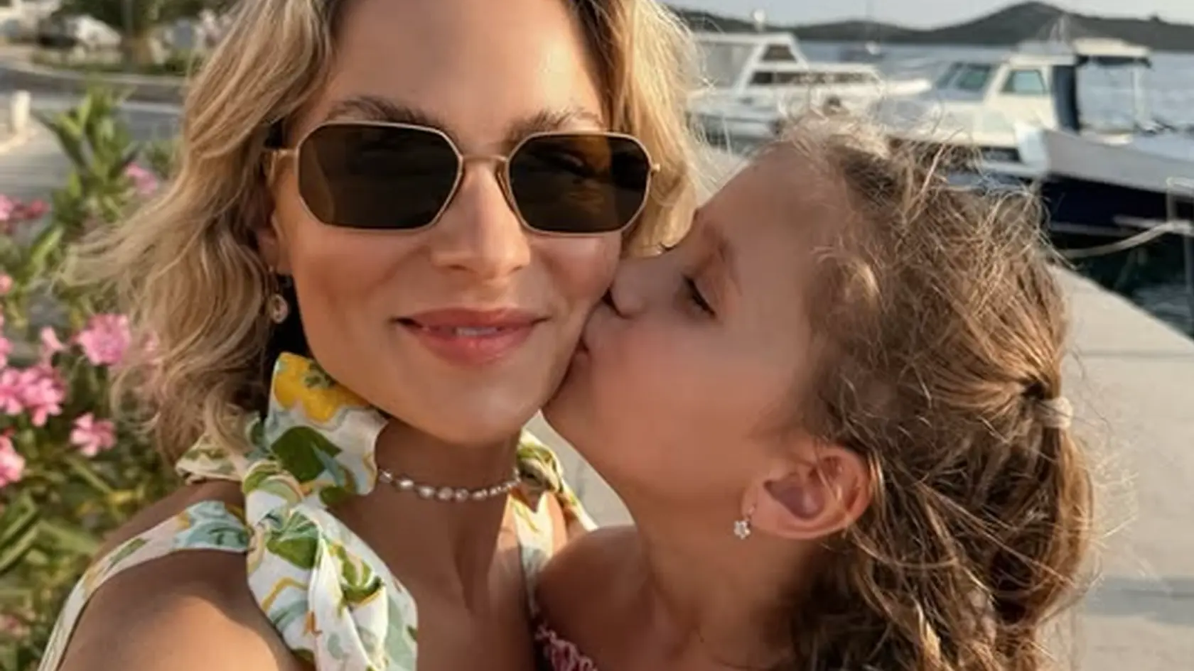 Ivana Gáborík so staršou dcérkou Bellou. 