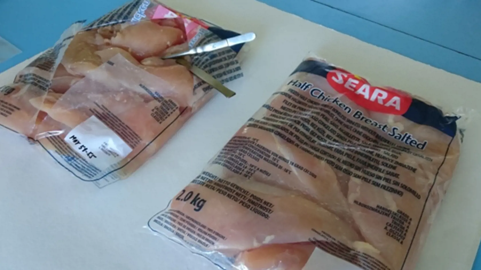 V mrazených kuracích prsiach dovezených k nám z Brazílie sa našli baktérie salmonely.