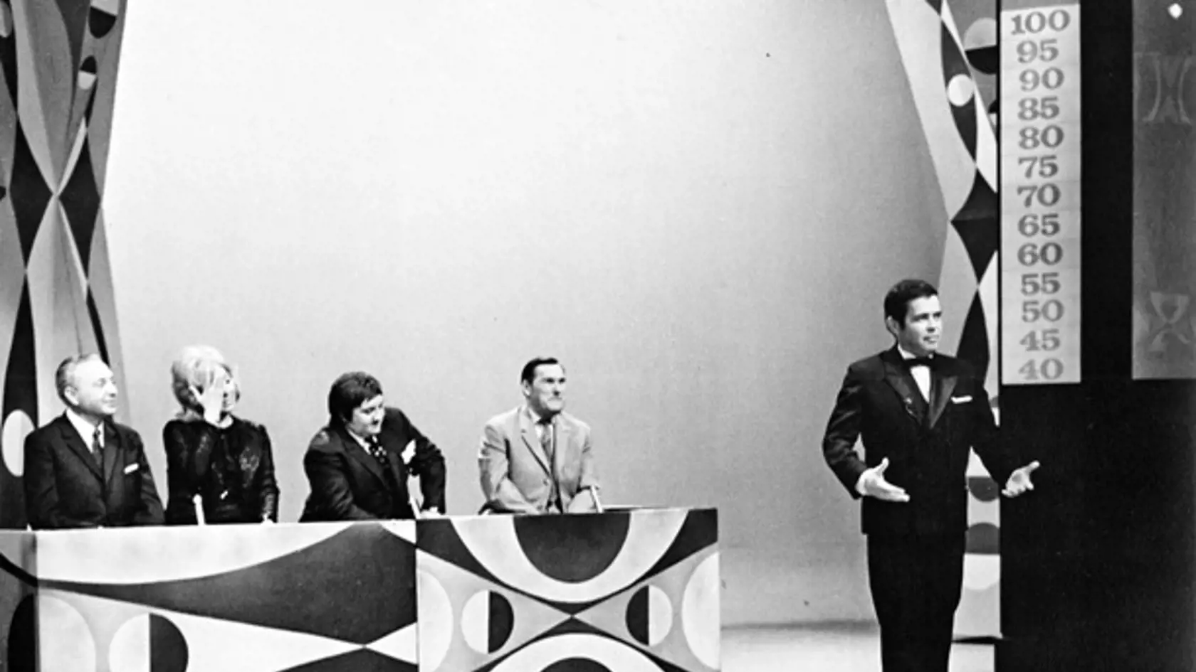 Oldo Hlaváček:
Reláciu Vtipnejší
vyhráva moderoval.
Užil si vďaka tomu
obrovskú slávu.