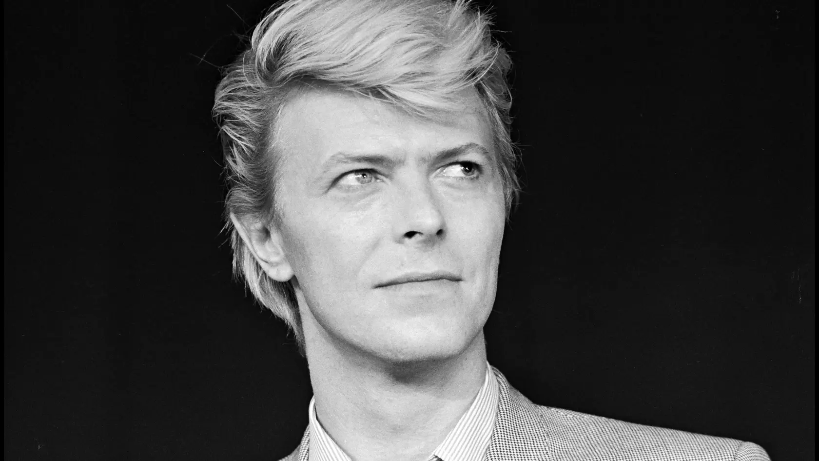 David Bowie je pýchou Angličanov aj dávno po svojej smrti.