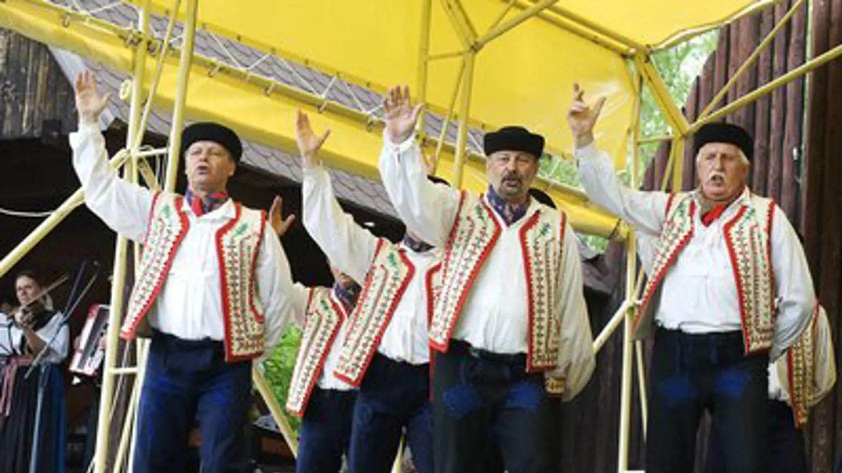 V Červenom Kláštore sa 22. mája 2011 konal 35. ročník Zamagurských folklórnych slávností.
