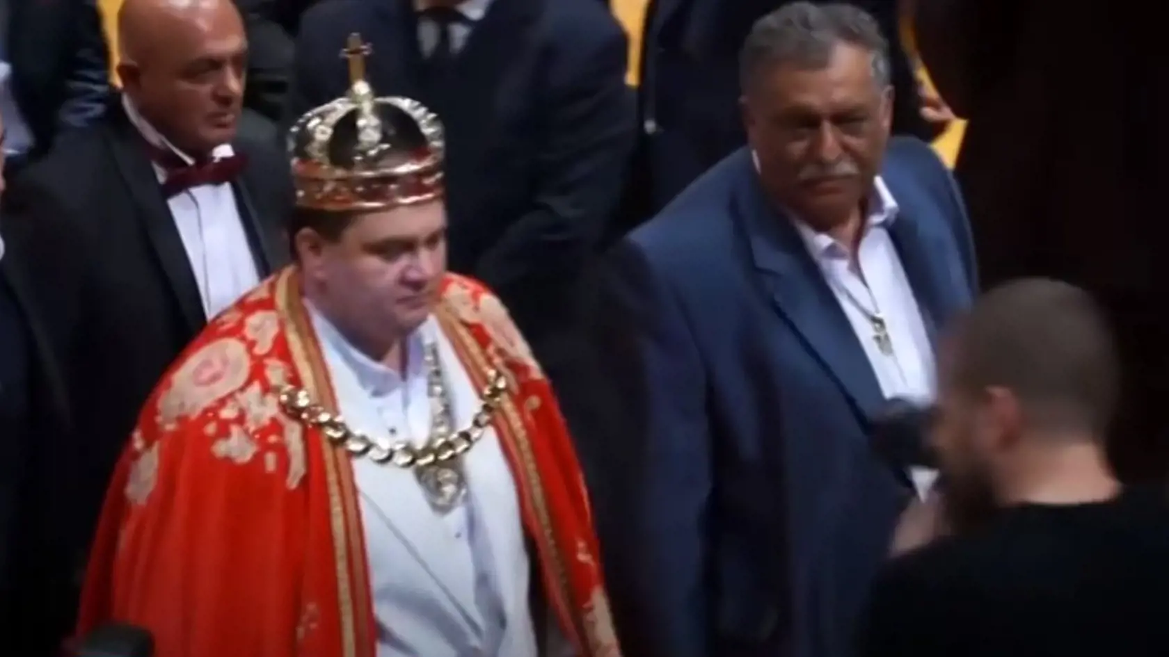 Rómsky kráľ Róbert Botoš so svojim predchodcom Jendom zo Senca. (sprava)