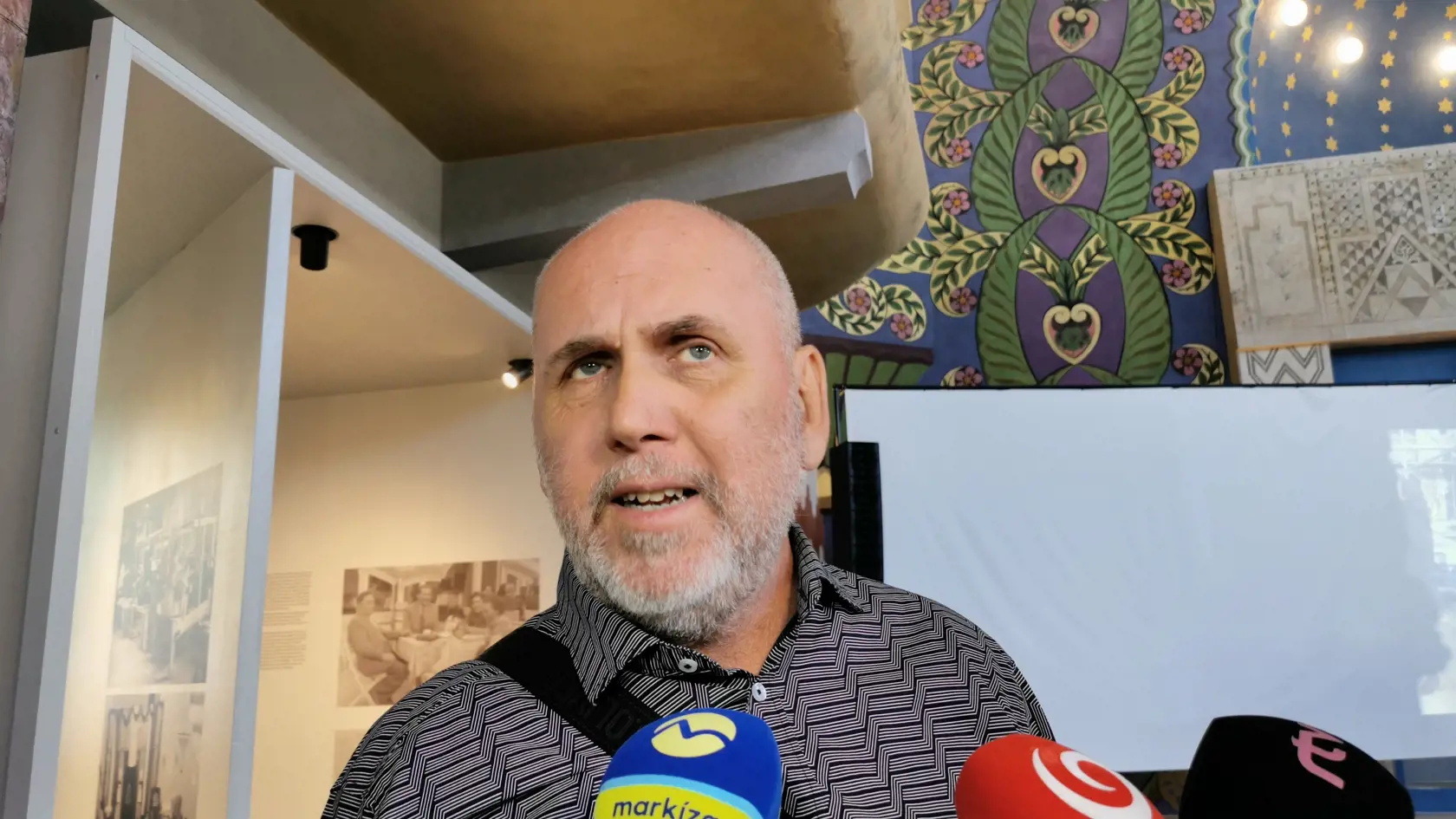 Reštaurátor Tomáš Lupták potvrdzoval domnienku, že v interiéri sa stále nachádzajú torzá maliarskej výzodby.
