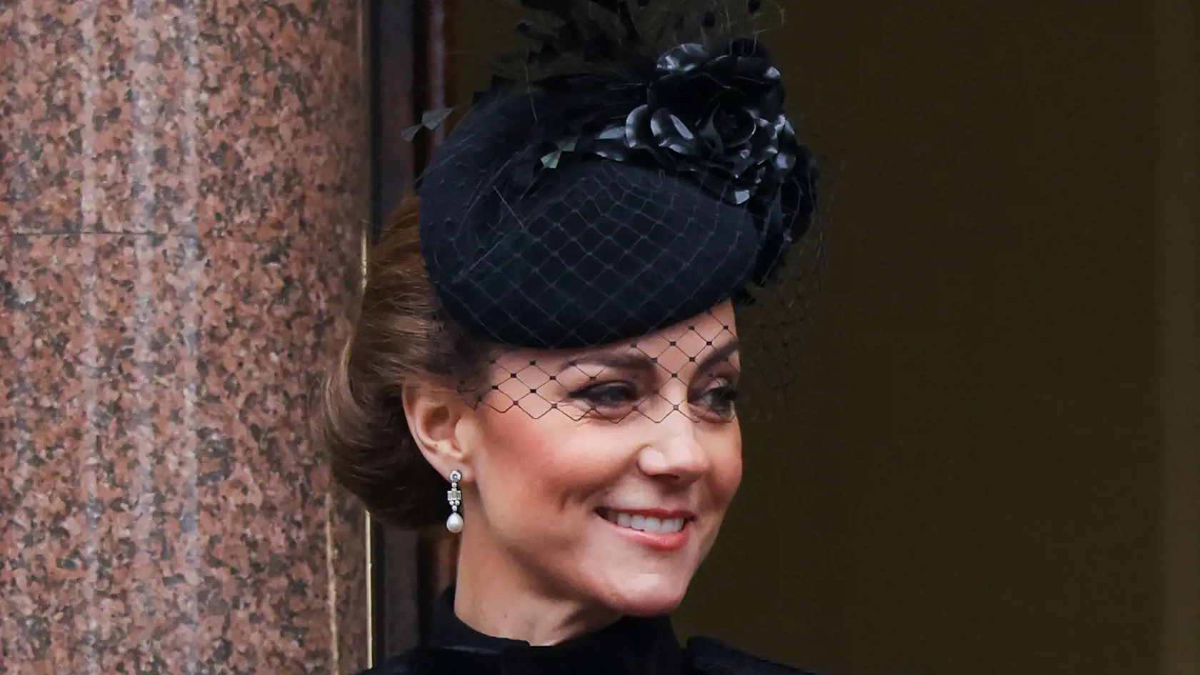 Kate Middleton sa po ťažkej  chorobe definitívne vracia do práce