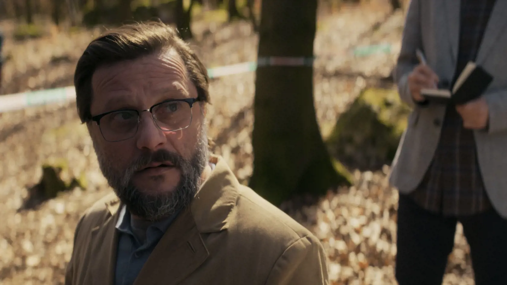 Marek Geišberg ako policajný vyšetrovateľ vo filme ČERNÁK. 