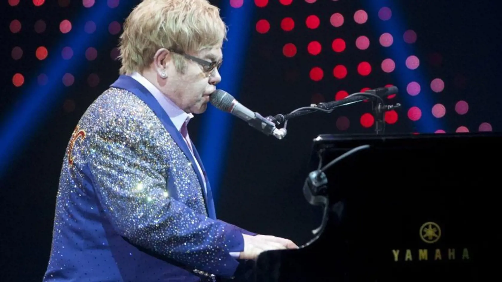 Elton John počas koncertu v Bratislave.