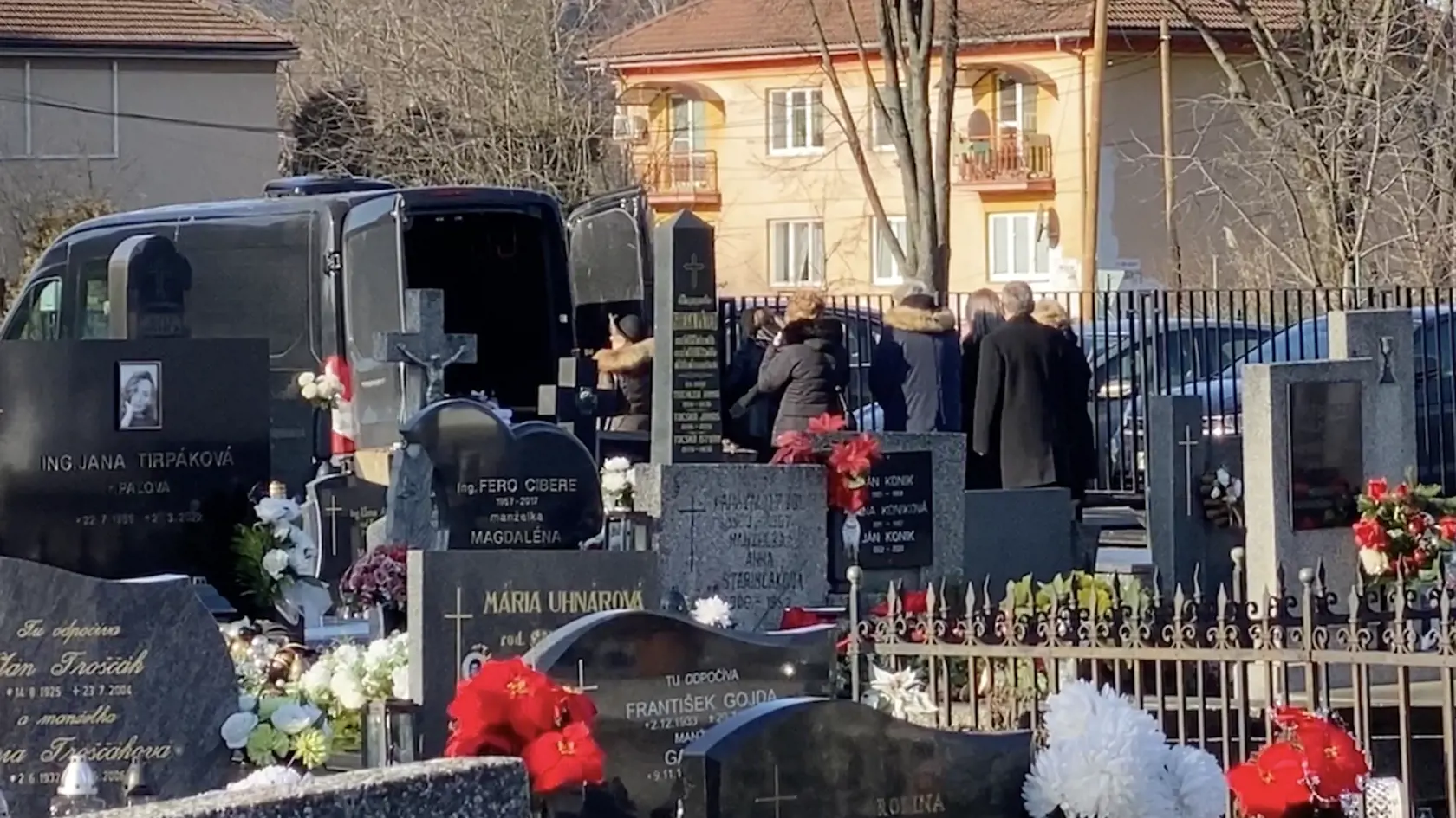 Pohreb Stanislava Telekyho (†53) z Michaloviec, ktorý zavraždil svoje dve deti Zuzanku (†14) a Martinka (†12) aj manželku Eriku (†44), sa uskutočnil v pondelok 23. 1. 2023, šesť dní po tom, ako si siahol v utorok 17. 1. 2023 aj na svoj život. Jeho obete pochovali v sobotu 21. 1. v Erikinom rodisku v Ladomírovej. Pri ich troch truhlách bol dátum úmrtia uvedený 15. 1. 2023.