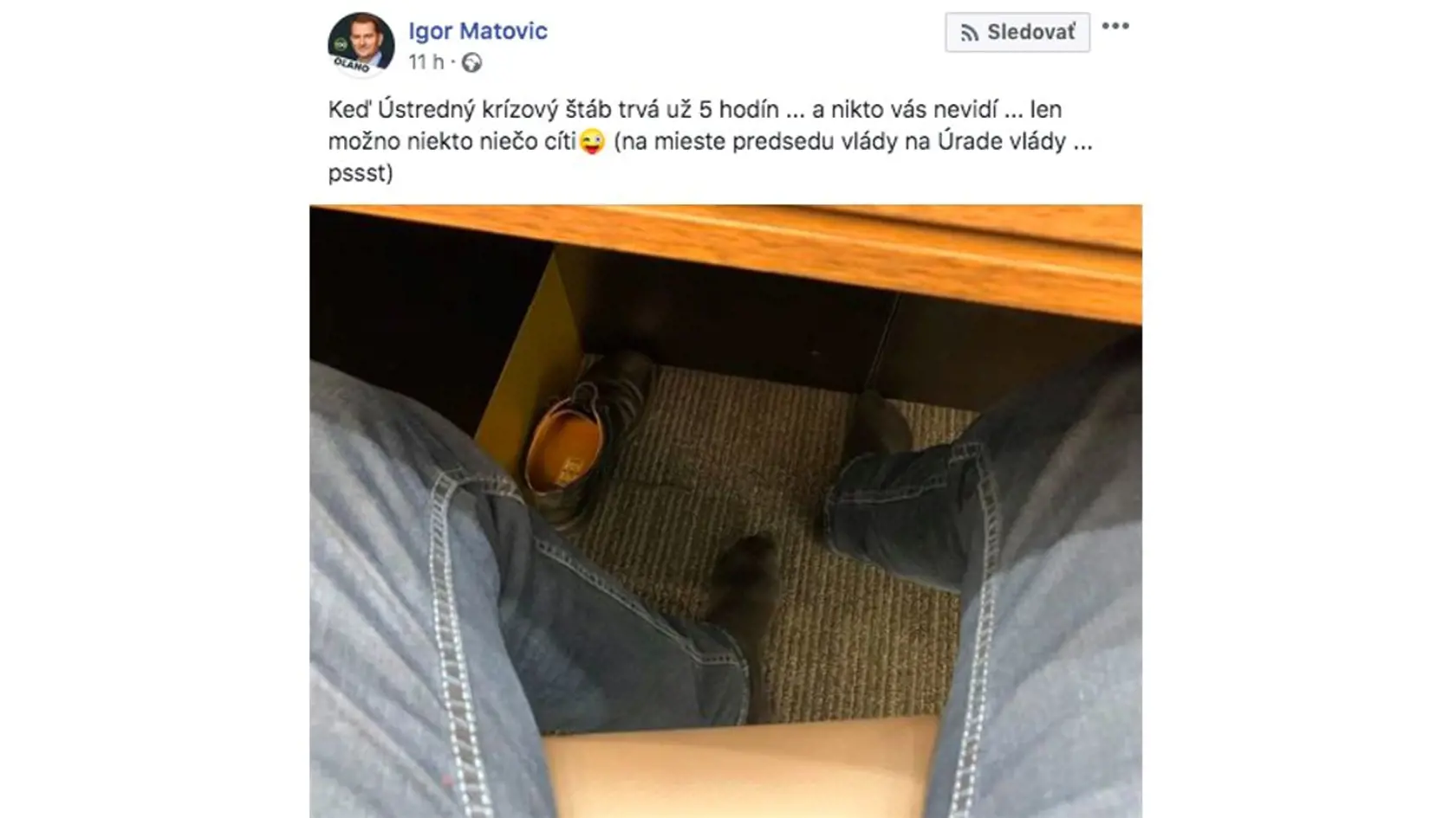 Minister financií Igor Matovič je známy svojimi netradičnými vystúpeniami a množstvom kontroverzných správ na sociálnych sieťach. Takto sa zabával počas zasadnutia ústredného krízového štábu v čase, kedy bol premiérom.