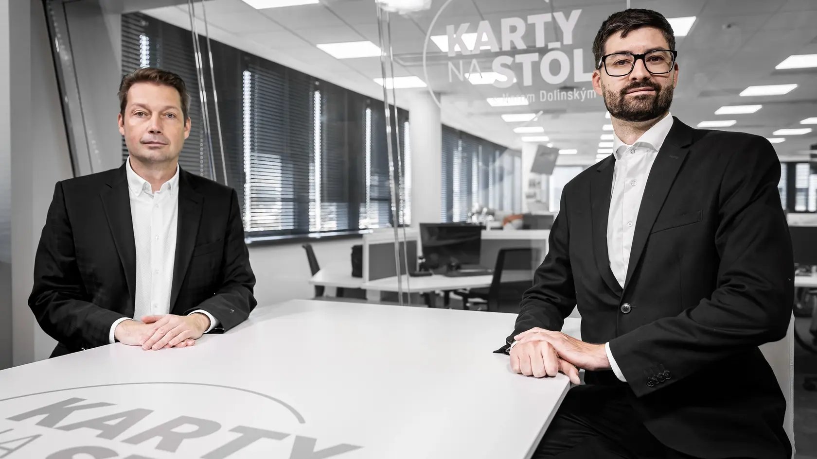 Poradca premiéra Roberta Fica pre posilňovanie suverenity v diskusii Karty na stôl šokuje, že po Ódorovej vláde našli na stole stratégie, ktoré mali mobilizovať voličov Progresívneho Slovenska a Demokratov.