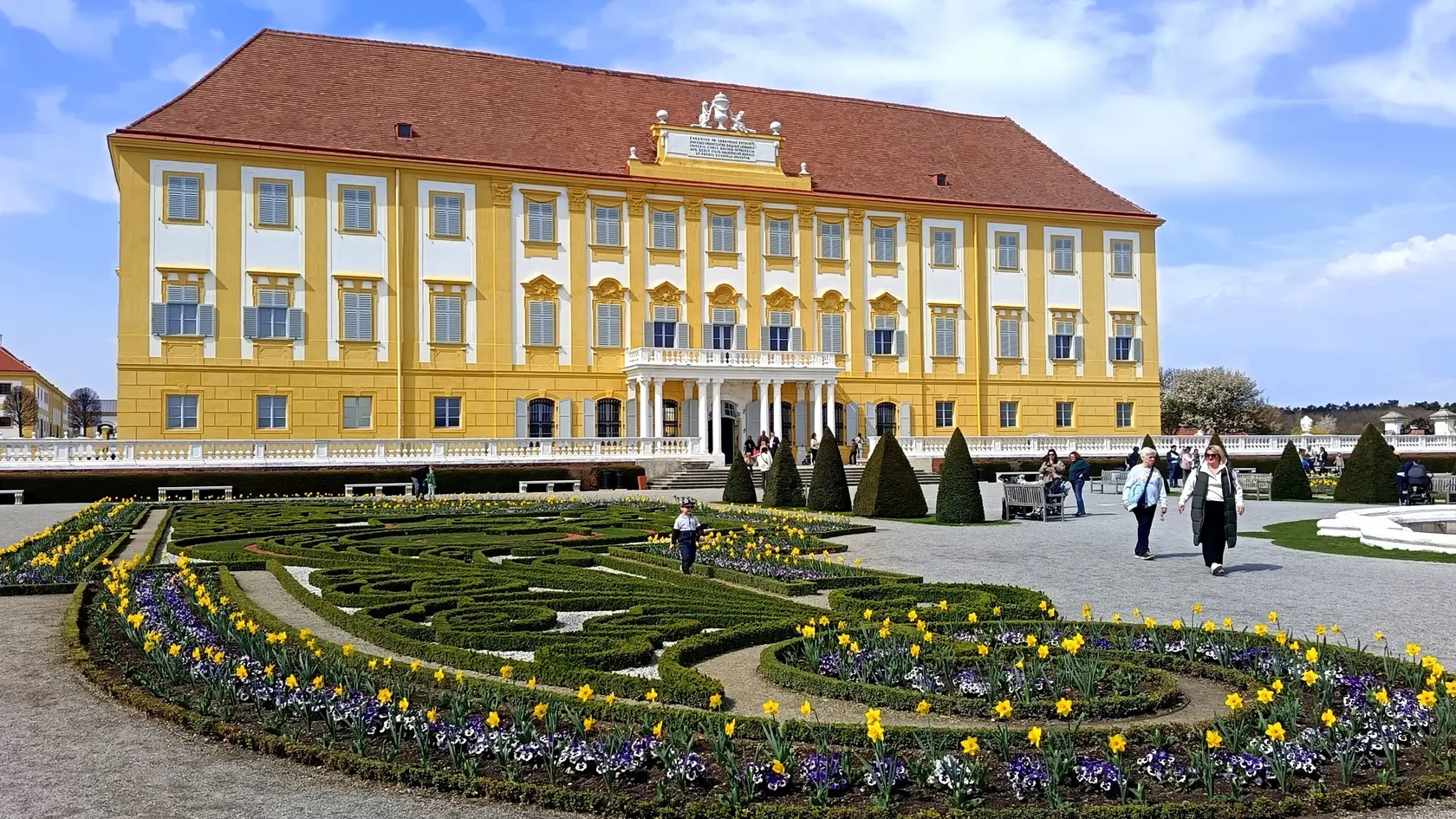 Milovníci histórie ocenia tohtoročnú výstavu s názvom „Eugen za maskou princa – 300. rokov zámku Schloss Hof „, ktorá je venovaná zakladateľovi zámku, princovi Eugenovi Savojskému.