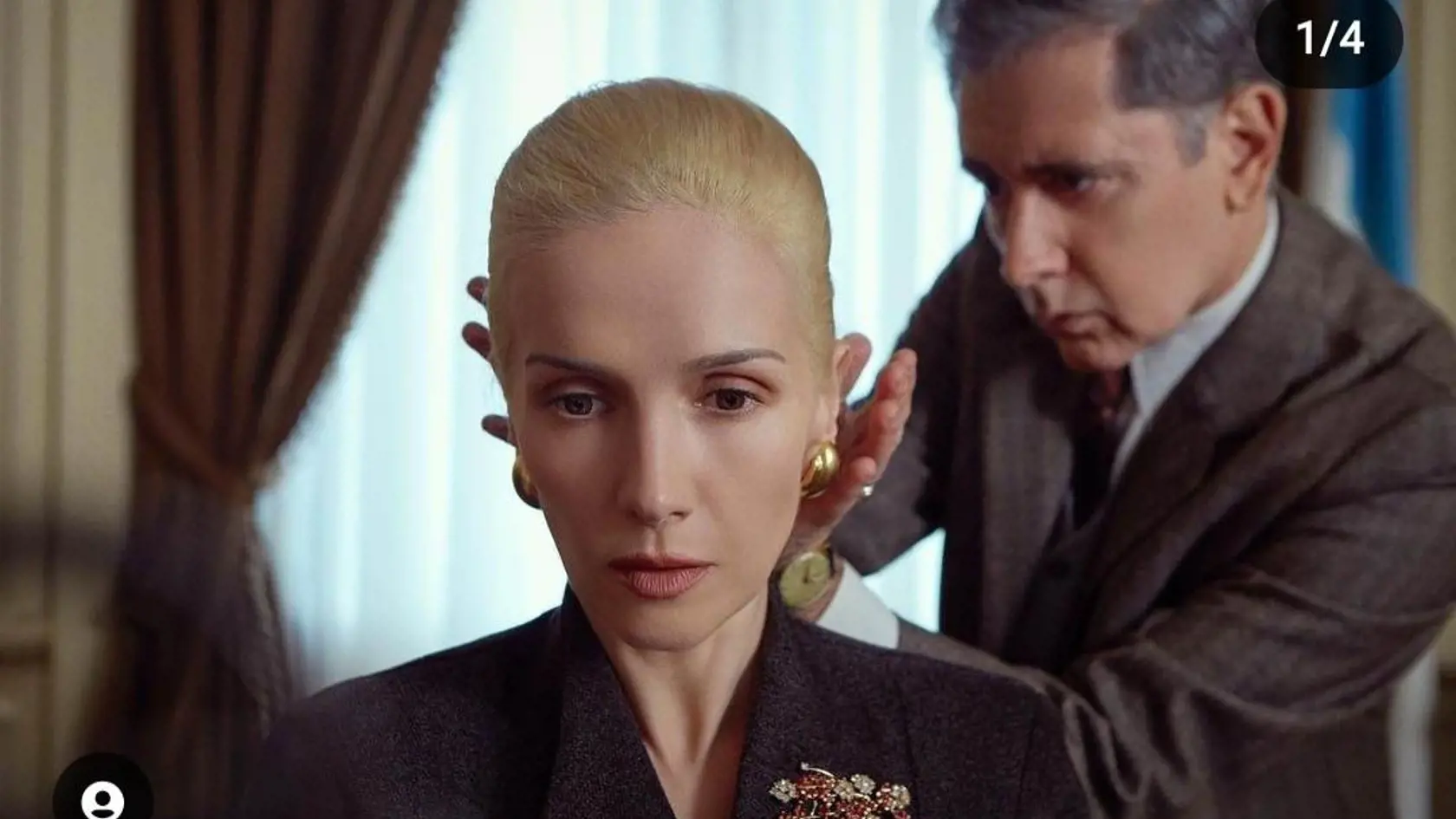 Kvôli úlohe v minisérii Sanita Evita (Svätá Evita) si na istý čas vyskúšala aj blond účes.