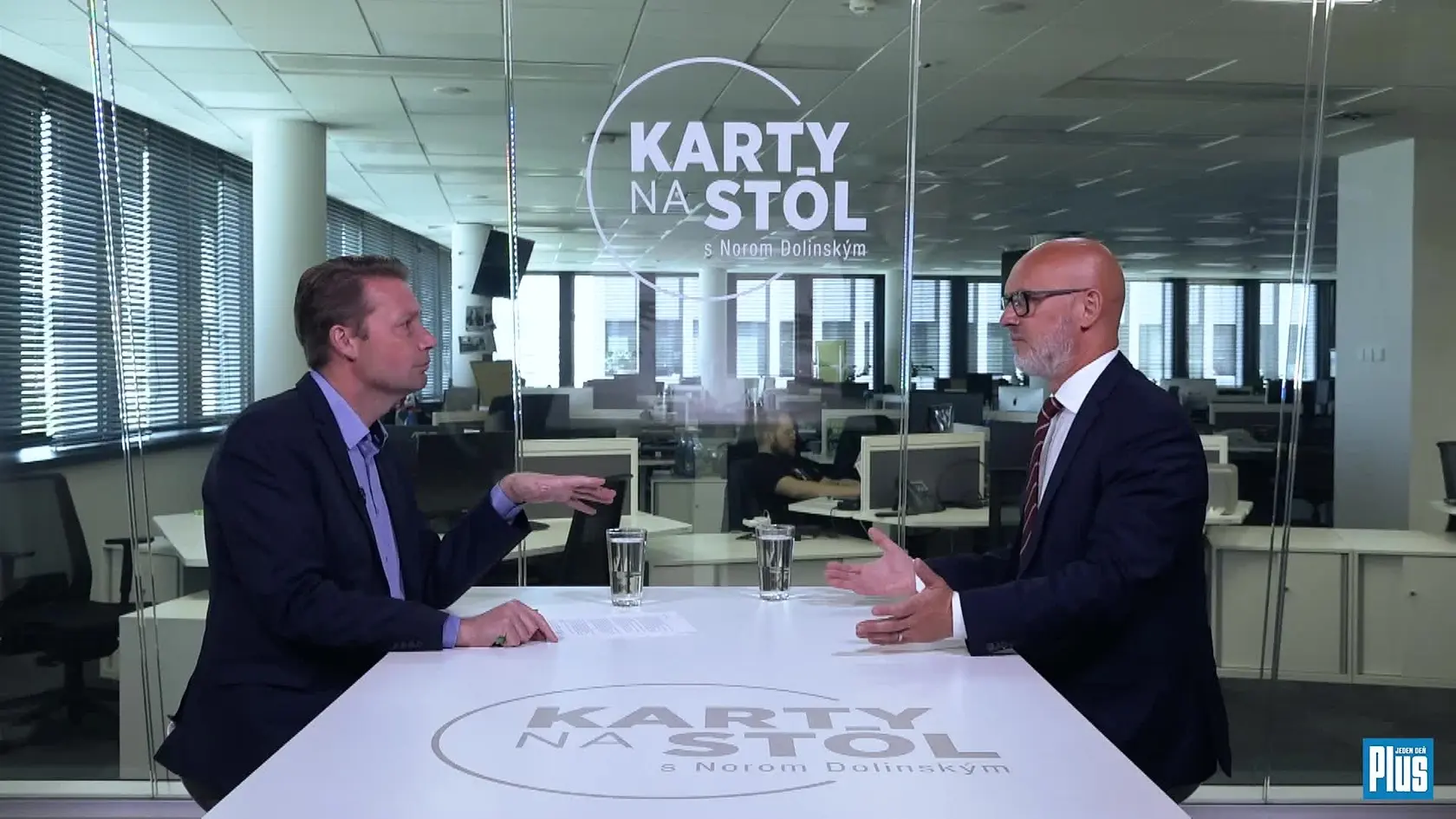 Karty na stôl s Norom Dolinským v rozhovore s Branislavom Gröhlingom