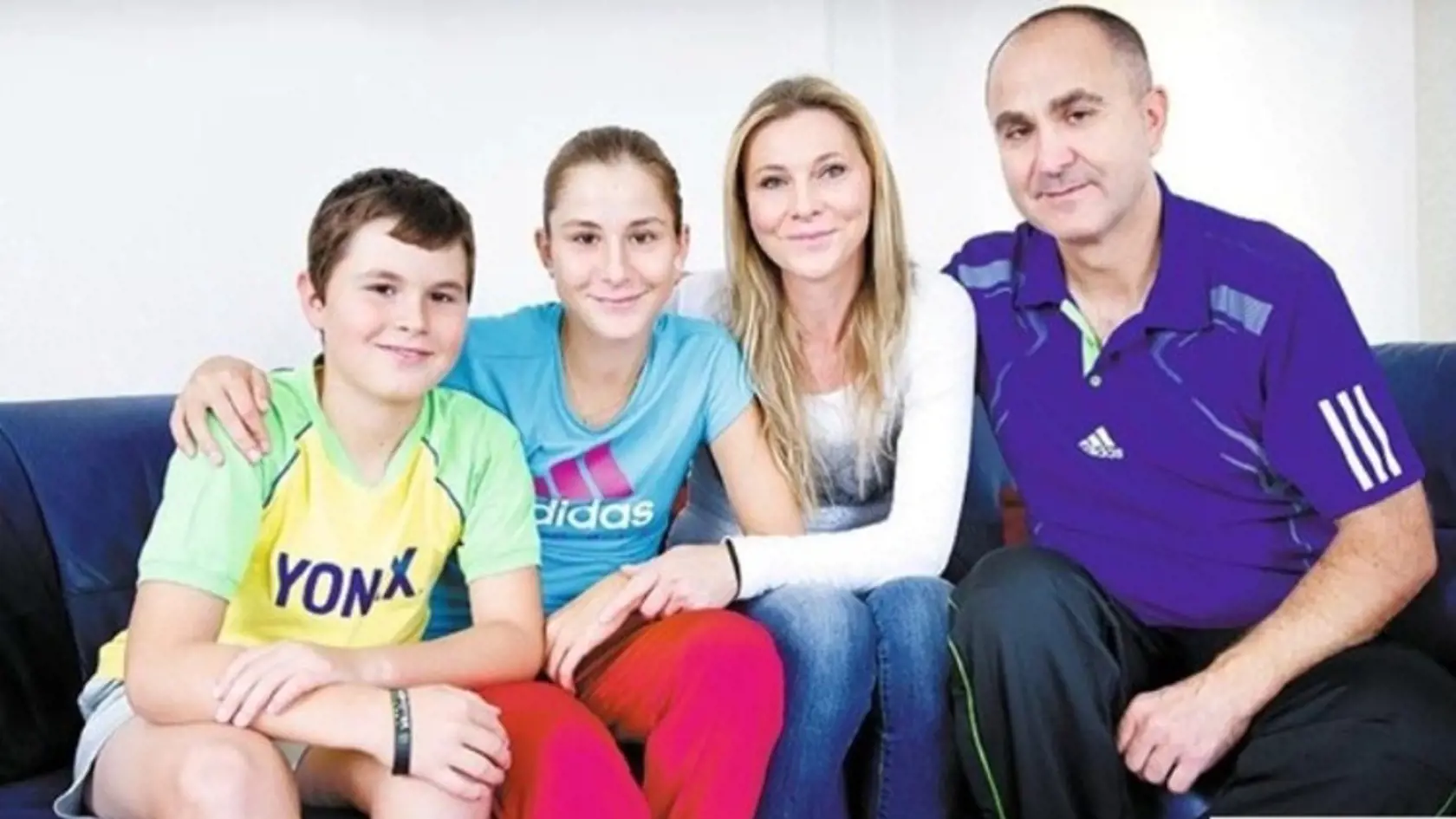 RODINA BENCICOVCOV: Sprava otec Ivan, mama Danka, Belinda a Brian.