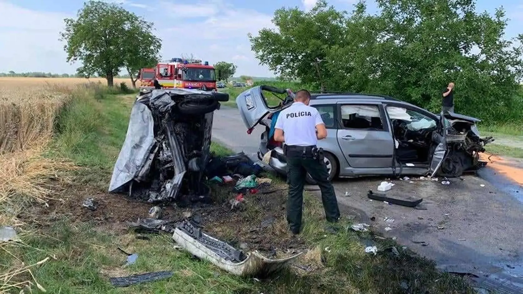 Policajti z Galanty začiatkom tohto týždňa riešili tragickú dopravnú nehodu, pri ktorej vyhasol na ceste II/507 v úseku Galanta - Čierny Brod život 57-ročného vodiča na aute Škoda Felicia. Druhý vodič bol v kritickom stave prevezený po nehode do nemocnice. Dnes prišla informácia, že dopravná nehoda si vyžiadala aj druhú obeť.
