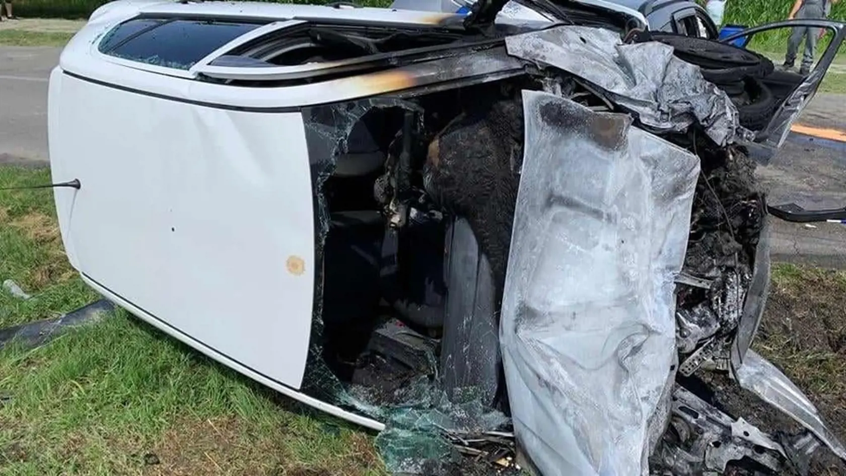 Policajti z Galanty začiatkom tohto týždňa riešili tragickú dopravnú nehodu, pri ktorej vyhasol na ceste II/507 v úseku Galanta - Čierny Brod život 57-ročného vodiča na aute Škoda Felicia. Druhý vodič bol v kritickom stave prevezený po nehode do nemocnice. Dnes prišla informácia, že dopravná nehoda si vyžiadala aj druhú obeť.