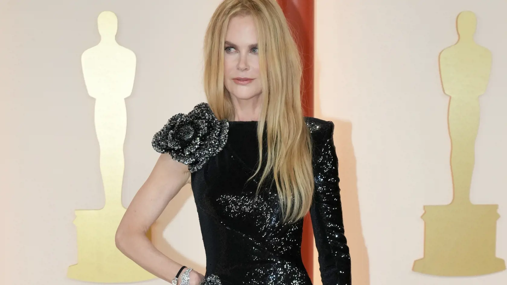 Herečka Nicole Kidman ukázala dlhé nohy, dokonalú postavu a mladistvý vzhľad. Na odovzdávanie prestížnych Oscarov prišla s manželom Keithom Urbanom.